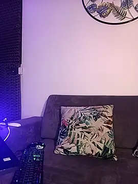 Enzo-wolf33 online show from October 16, 2025, 6:47 am