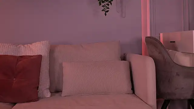 MillaSerene online show from May 1, 2026, 6:07 am