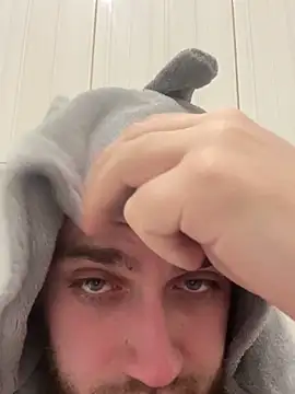 LuckyGirlfriends online show from February 5, 2026, 1:54 am