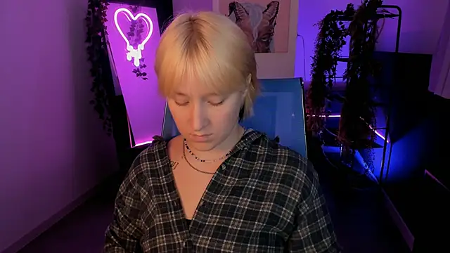 Snapshot of CinBellamy chatting on September 11, 2025, 5:51 am CinBellamy online show from September 11, 2025, 5:51 am