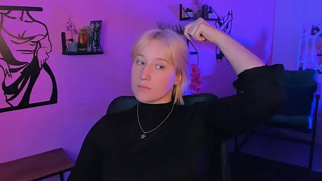 Snapshot of CinBellamy chatting on September 12, 2025, 9:42 am CinBellamy online show from September 12, 2025, 9:42 am