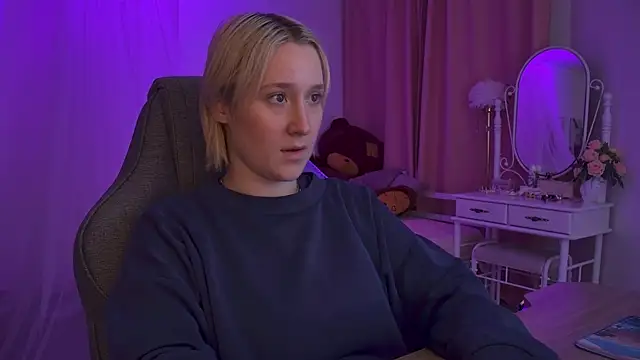 Snapshot of CinBellamy chatting on January 12, 2026, 4:07 am CinBellamy online show from January 12, 2026, 4:07 am