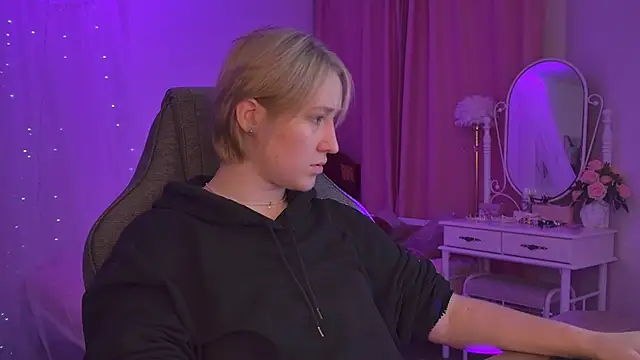 Snapshot of CinBellamy chatting on January 14, 2026, 6:08 am CinBellamy online show from January 14, 2026, 6:08 am