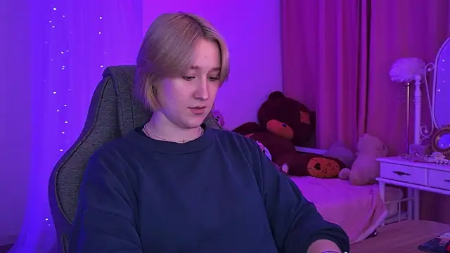 Snapshot of CinBellamy chatting on February 2, 2026, 7:51 am CinBellamy online show from February 2, 2026, 7:51 am