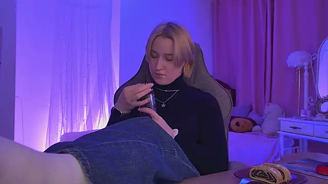 Snapshot of CinBellamy chatting on February 3, 2026, 6:11 am CinBellamy online show from February 3, 2026, 6:11 am