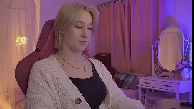 Snapshot of CinBellamy chatting on March 31, 2026, 8:59 am CinBellamy online show from March 31, 2026, 8:59 am