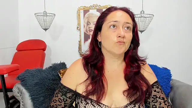 Snapshot of naughty_milf_esmeralda chatting on May 21, 2026, 2:18 am naughty milf esmeralda online show from May 21, 2026, 2:18 am