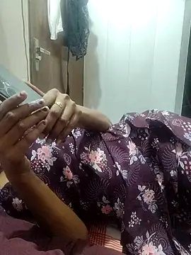 Snapshot of Radhika_01 chatting on November 7, 2025, 3:45 pm Radhika 01 online show from November 7, 2025, 3:45 pm