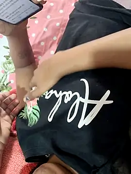 Snapshot of Radhika_01 chatting on November 12, 2025, 3:29 am Radhika 01 online show from November 12, 2025, 3:29 am