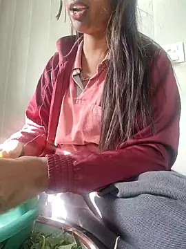 Snapshot of Radhika_01 chatting on December 16, 2025, 5:01 am Radhika 01 online show from December 16, 2025, 5:01 am