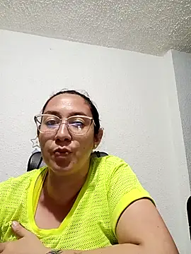 Snapshot of MargaretMonroe chatting on April 3, 2026, 11:58 pm MargaretMonroe online show from April 3, 2026, 11:58 pm