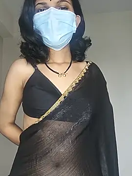 Shivani2002 online show from July 5, 2026, 9:16 am