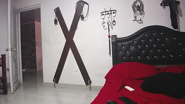 Snapshot of RocoAndHisGirls chatting on October 3, 2025, 6:49 pm RocoAndHisGirls online show from October 3, 2025, 6:49 pm