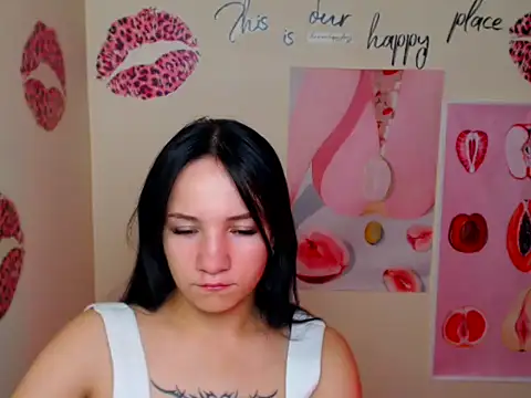 Snapshot of Em7MaA chatting on September 22, 2025, 6:43 pm Em7MaA online show from September 22, 2025, 6:43 pm