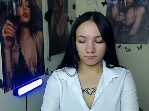 Snapshot of Em7MaA chatting on October 29, 2025, 1:13 pm Em7MaA online show from October 29, 2025, 1:13 pm