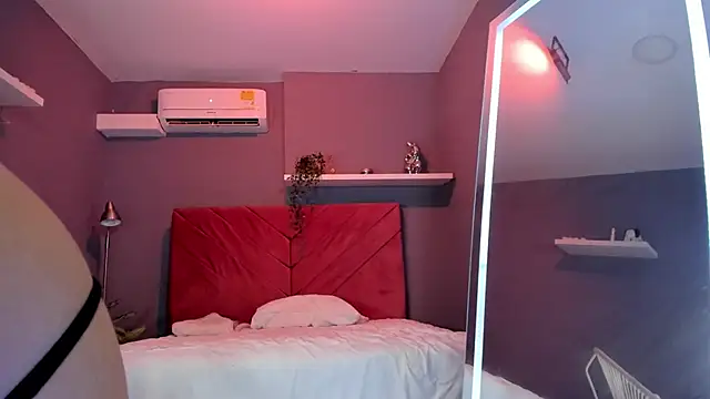 cinnia  online show from February 2, 2026, 12:04 pm