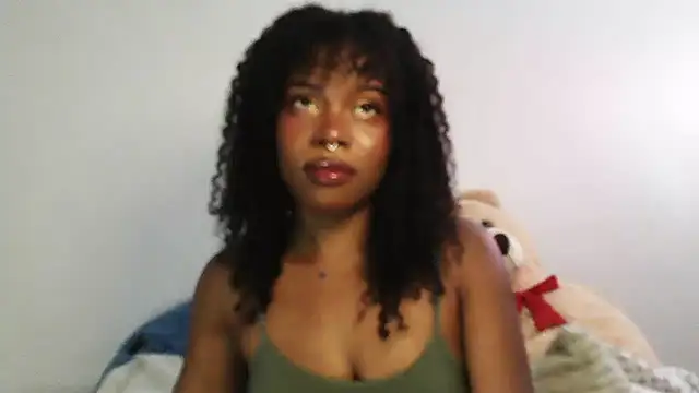 Snapshot of SparklingSoleil chatting on September 27, 2025, 12:04 am SparklingSoleil online show from September 27, 2025, 12:04 am