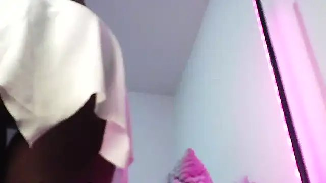 Snapshot of SparklingSoleil chatting on November 23, 2025, 6:52 pm SparklingSoleil online show from November 23, 2025, 6:52 pm