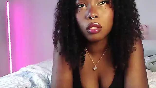 Snapshot of SparklingSoleil chatting on November 28, 2025, 2:42 pm SparklingSoleil online show from November 28, 2025, 2:42 pm