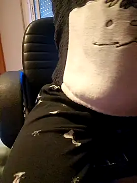 Snapshot of JT_894 chatting on November 16, 2025, 10:43 am JT 894 online show from November 16, 2025, 10:43 am