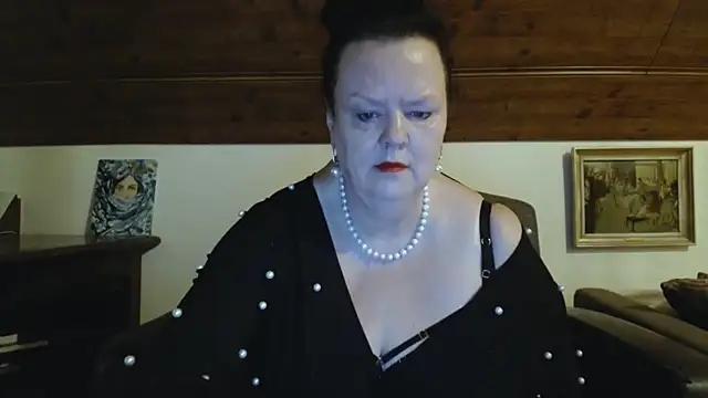 TiffanyMature online show from May 3, 2026, 8:15 pm