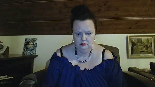TiffanyMature online show from May 4, 2026, 8:05 pm