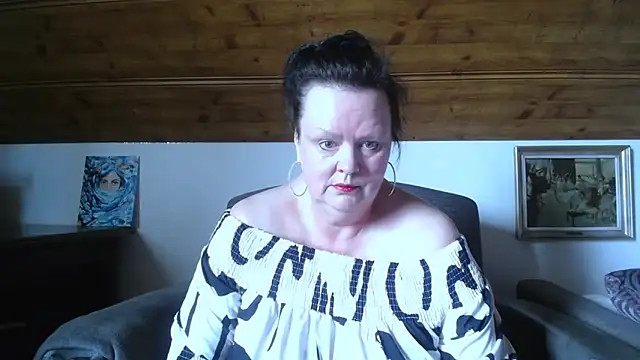 TiffanyMature online show from May 20, 2026, 2:01 pm
