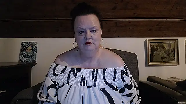 TiffanyMature online show from May 21, 2026, 7:04 am