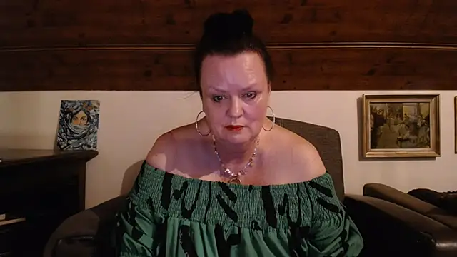 TiffanyMature online show from May 25, 2026, 8:15 pm