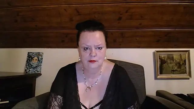 TiffanyMature online show from May 28, 2026, 8:28 pm