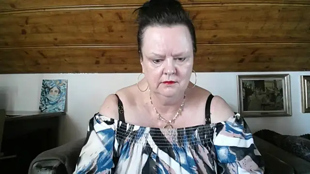 TiffanyMature online show from June 1, 2026, 7:21 am