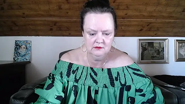 TiffanyMature online show from June 2, 2026, 3:03 pm