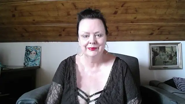TiffanyMature online show from June 13, 2026, 7:17 am