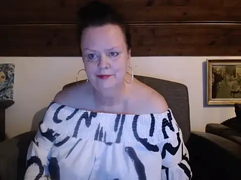 TiffanyMature online show from June 27, 2026, 8:03 pm