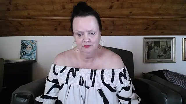 TiffanyMature online show from July 9, 2026, 2:10 pm