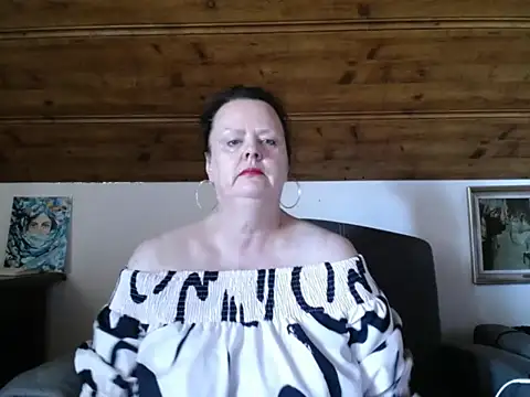 TiffanyMature online show from July 21, 2026, 3:03 pm
