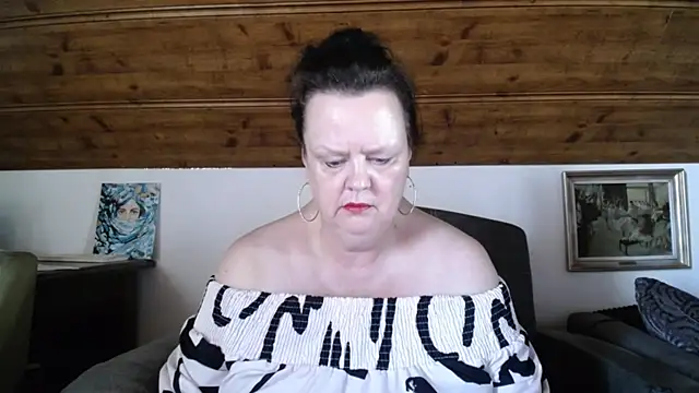 TiffanyMature online show from July 22, 2026, 6:16 am