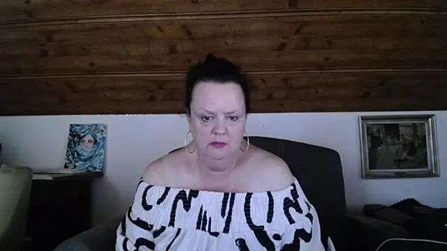 TiffanyMature online show from July 28, 2026, 3:21 pm