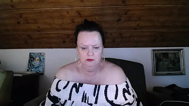 TiffanyMature online show from July 28, 2026, 5:12 pm