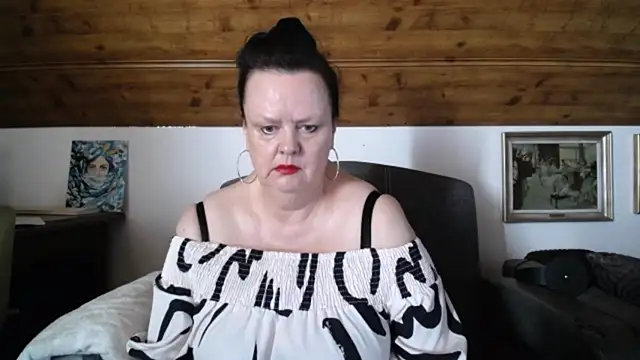 TiffanyMature online show from July 30, 2026, 8:24 am