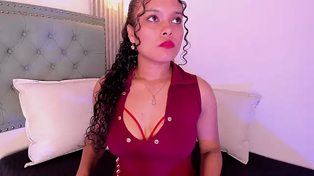 ValeriaJulio  online show from November 11, 2025, 7:25 pm