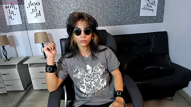 Snapshot of Dereck_Manson chatting on November 12, 2025, 11:54 am Dereck Manson online show from November 12, 2025, 11:54 am