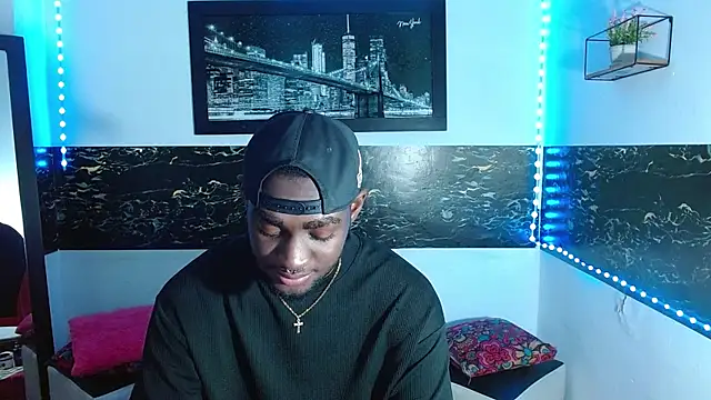 Snapshot of eebony_stallion chatting on October 3, 2025, 3:03 am eebony stallion online show from October 3, 2025, 3:03 am