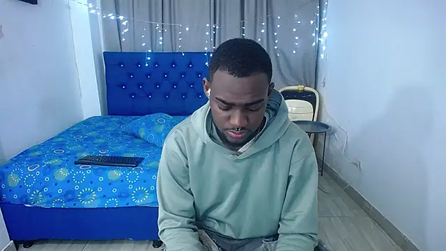 Snapshot of eebony_stallion chatting on November 5, 2025, 3:17 am eebony stallion online show from November 5, 2025, 3:17 am