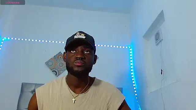 Snapshot of eebony_stallion chatting on November 14, 2025, 6:17 pm eebony stallion online show from November 14, 2025, 6:17 pm