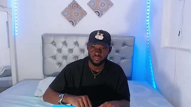 Snapshot of eebony_stallion chatting on November 26, 2025, 7:26 pm eebony stallion online show from November 26, 2025, 7:26 pm