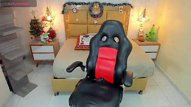 MELISSAROUGE online show from December 4, 2025, 7:22 pm