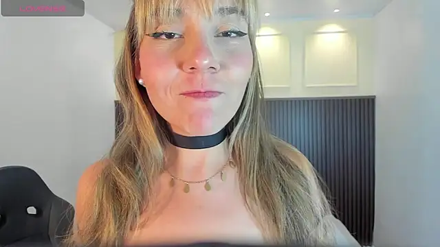 Snapshot of MELISSAROUGE chatting on June 4, 2026, 7:42 pm MELISSAROUGE online show from June 4, 2026, 7:42 pm