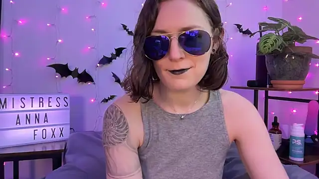 mistressannafoxx online show from November 11, 2025, 6:19 pm