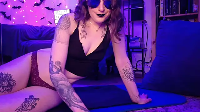 mistressannafoxx online show from April 14, 2026, 12:16 am